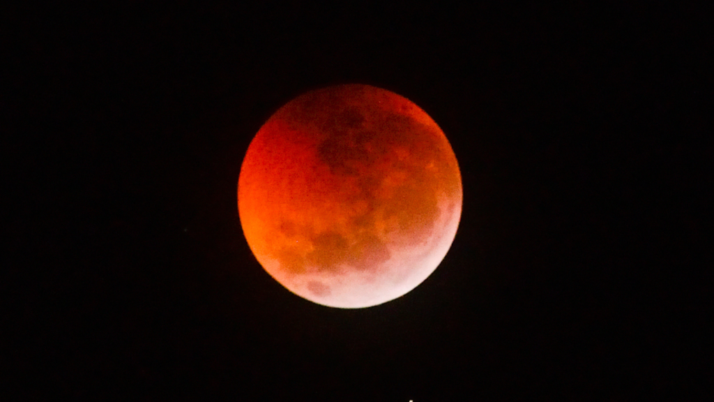 Gerhana Bulan: Memaknai Kekuasaan Allah